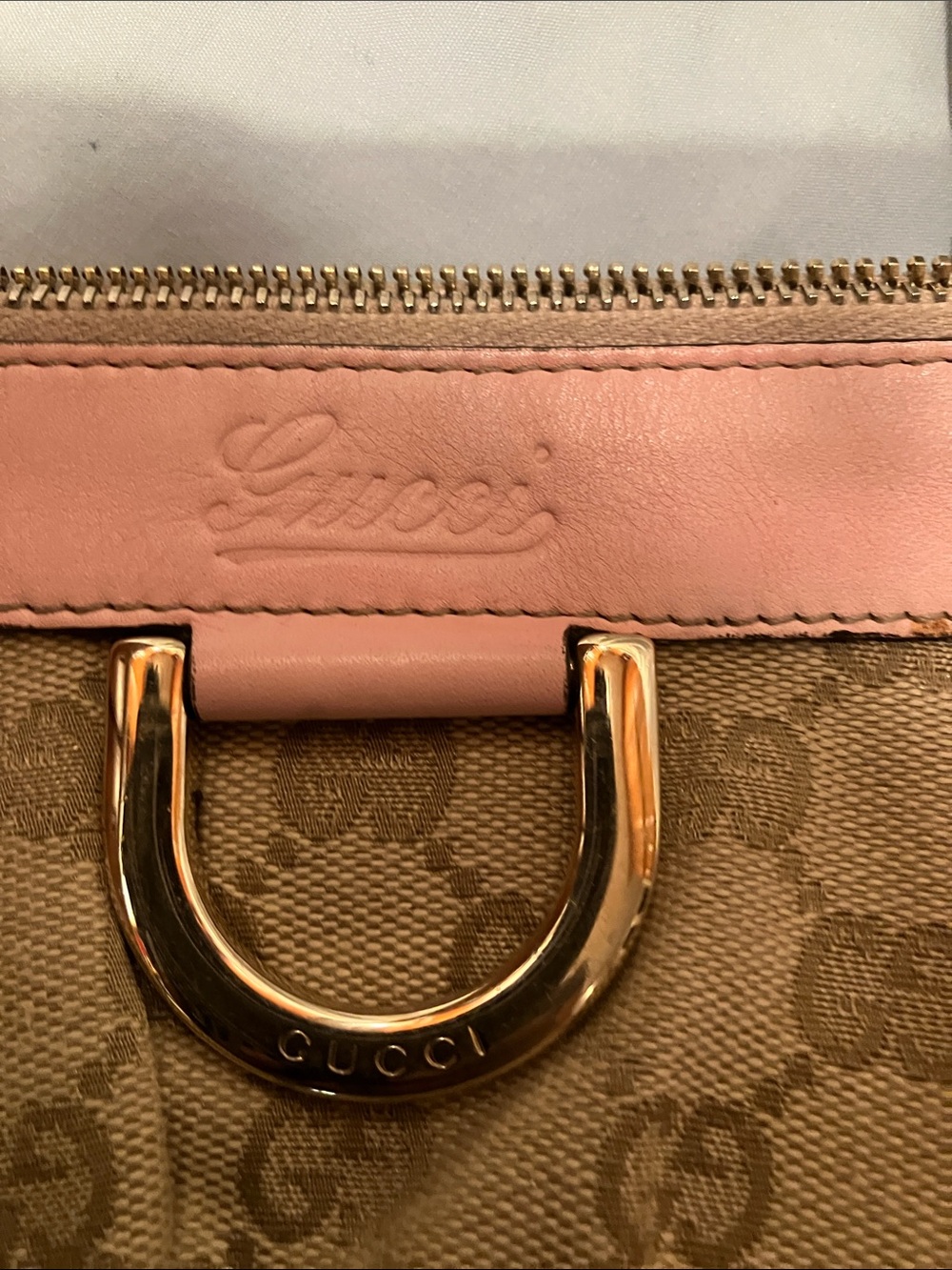 Gucci Beige Monogram Wristlet with Pink Trim and Gold Hardware - Picture 6 of 16